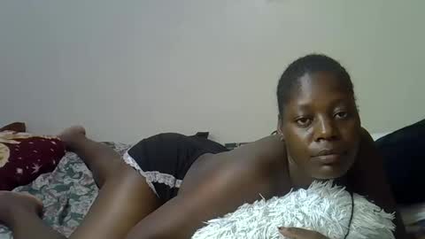Snapshot of ebony_malika chatting on March 7, 9:59 pm malika online show from March 7, 9:59 pm