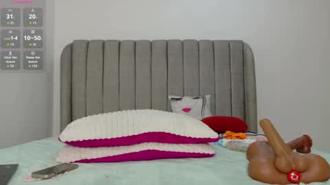 ebony_pearl69 online show from April 6, 4:57 am