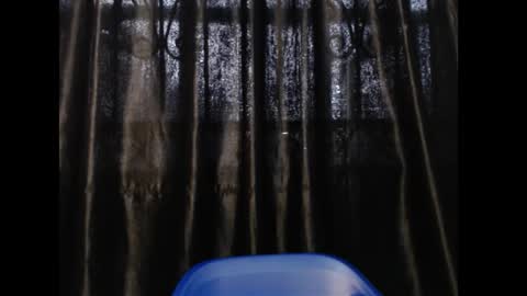 Queen online show from March 5, 8:43 am