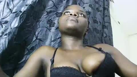 Snapshot of ebony_tasha chatting on February 7, 8:10 pm tasha online show from February 7, 8:10 pm