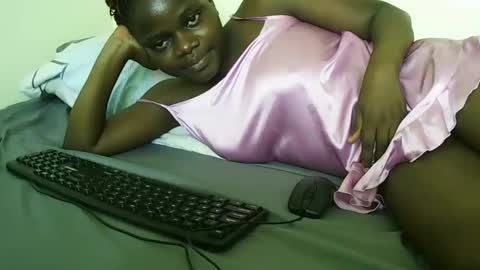 Snapshot of ebony_tasha chatting on February 11, 8:58 am tasha online show from February 11, 8:58 am