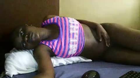 Snapshot of ebony_tasha chatting on March 5, 8:54 am tasha online show from March 5, 8:54 am