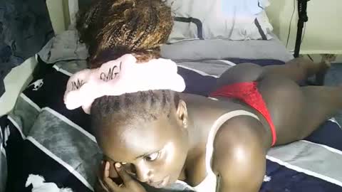 Snapshot of ebony_tasha chatting on January 19, 4:57 pm tasha online show from January 19, 4:57 pm