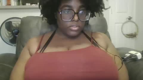 Snapshot of ebonybigtitqueen1 chatting on October 9, 8:13 pm ebonybigtitqueen1 online show from October 9, 8:13 pm