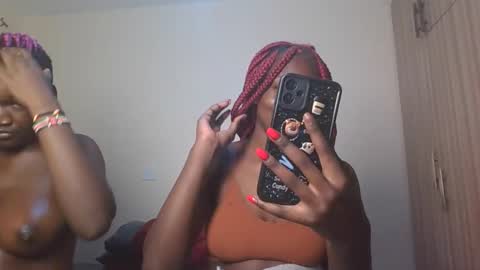ebonydreamgirl_ online show from September 28, 6:35 pm