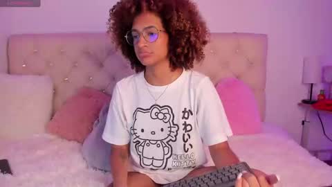Queen Ebony online show from December 10, 9:00 pm