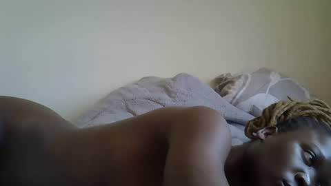 ebonyliliana online show from December 13, 7:59 am