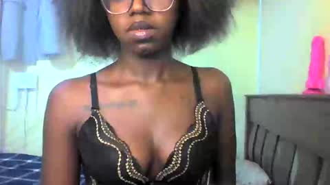 Ebonymuse2 online show from May 15, 2:16 am