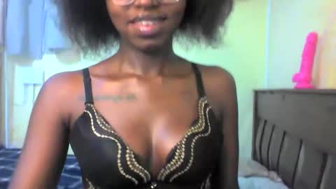 Ebonymuse2 online show from May 13, 12:06 am