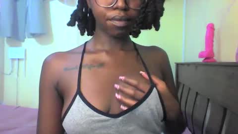 Ebonymuse2 online show from May 21, 10:24 am