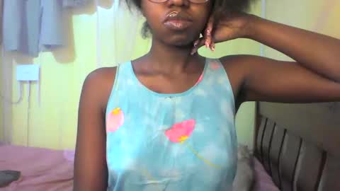 Ebonymuse2 online show from May 18, 6:19 am