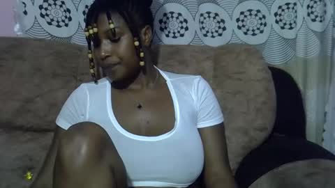 pretty online show from May 23, 9:02 pm