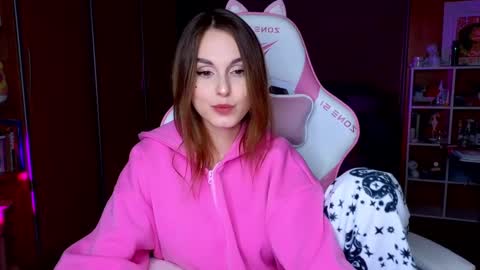 Snapshot of edelinemaher chatting on March 7, 4:44 pm Edeline online show from March 7, 4:44 pm