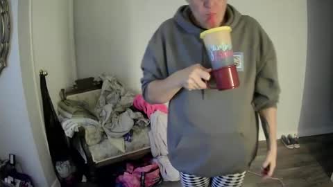 Snapshot of edgeofinsanity13 chatting on October 6, 1:50 pm Angel online show from October 6, 1:50 pm