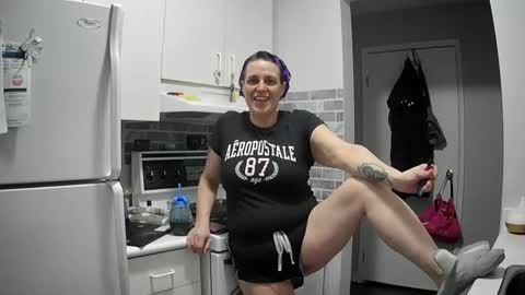 Snapshot of edgeofinsanity13 chatting on February 13, 7:31 pm Angel online show from February 13, 7:31 pm
