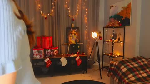 Snapshot of edithbrucker chatting on December 13, 3:05 am Im Sally Im new here lets meet online show from December 13, 3:05 am