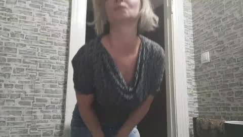 edithmanning online show from December 13, 5:38 am