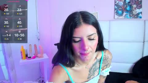 eemily_1 online show from January 20, 1:42 pm