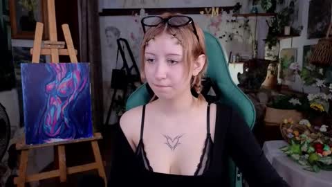 effiemeowley online show from March 27, 6:26 am