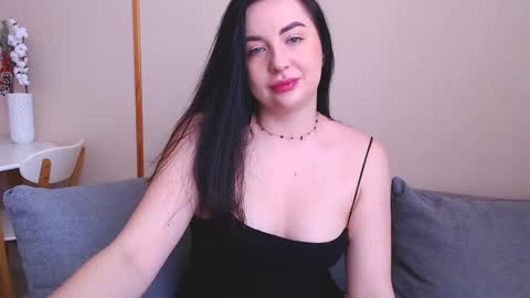 Snapshot of effy_m chatting on January 10, 9:44 am Effy online show from January 10, 9:44 am