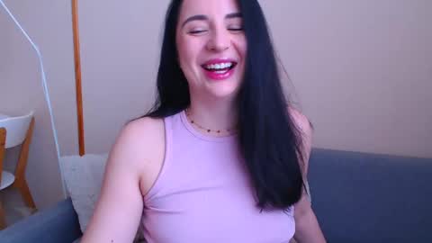 Snapshot of effy_m chatting on December 18, 9:36 am Effy online show from December 18, 9:36 am
