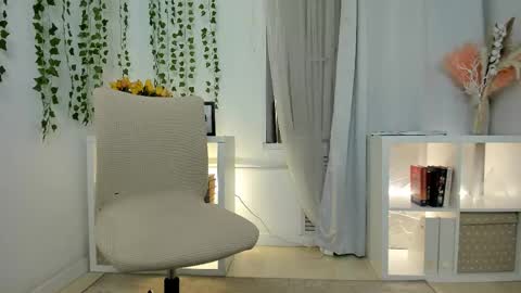 effyrain online show from May 23, 4:16 pm