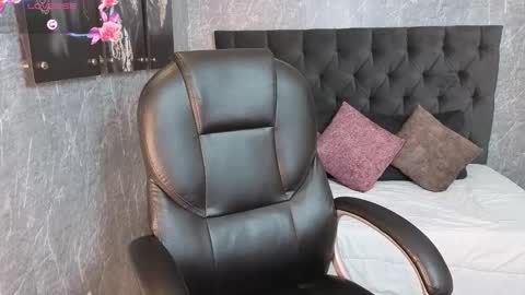 Snapshot of eileen__stone chatting on October 2, 7:19 pm eileen__stone online show from October 2, 7:19 pm