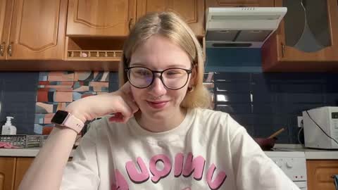 Eileen online show from April 21, 3:02 am