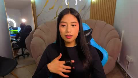 eimy18_b online show from May 4, 7:50 pm