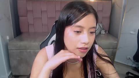eimy18_b online show from May 2, 1:36 pm