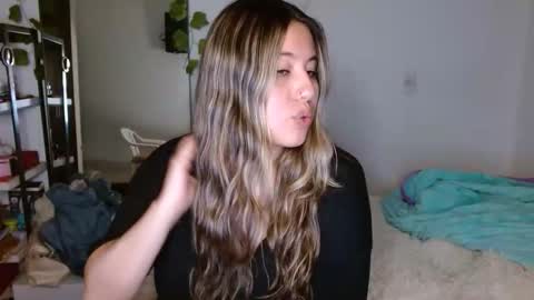 EIMY   MODEL INDEPENDENT online show from October 7, 3:55 am