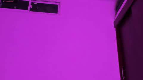 Snapshot of eimy_leny_ chatting on September 23, 2:21 am EIMY online show from September 23, 2:21 am
