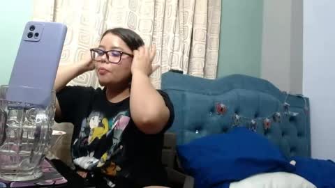 eimy_saenzz online show from May 22, 12:52 am