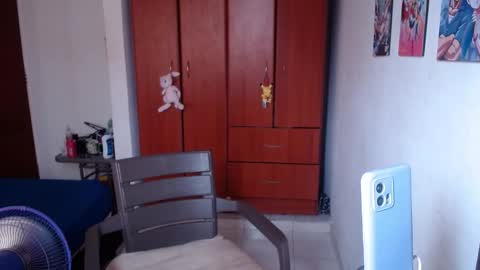 eimy_saenzz online show from January 31, 7:11 pm