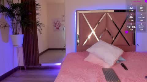 eimyaniston cute online show from January 18, 11:21 am