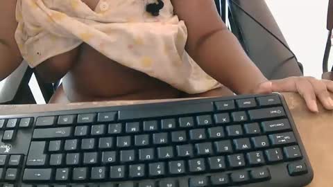 Eirondra Valeen online show from October 15, 7:27 pm