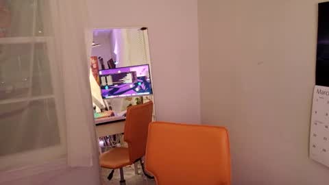 ejrabloom online show from April 1, 4:02 am