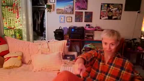 ejrabloom online show from March 25, 4:06 am