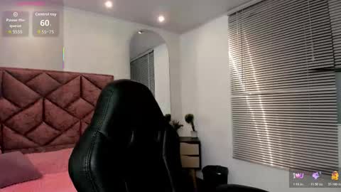 Elaia online show from December 23, 4:49 am