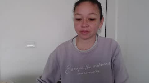 Snapshot of elaine_cooper_21 chatting on September 18, 7:34 pm Eli online show from September 18, 7:34 pm