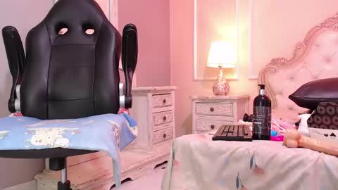ElaineLaurent online show from May 23, 4:22 am
