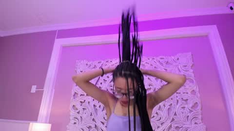 ElaineLaurent online show from March 31, 4:12 am