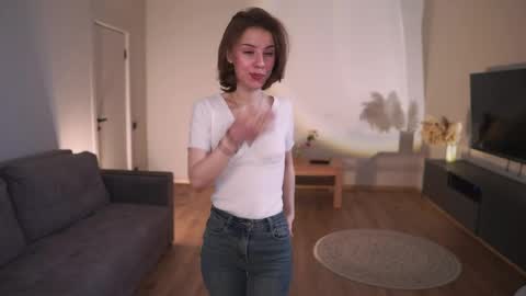 ELA 3 online show from April 3, 6:22 am