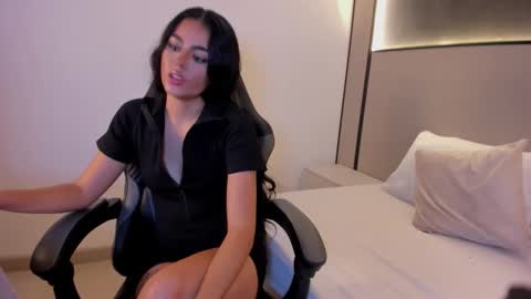 elara_bloom_ online show from February 13, 8:10 pm