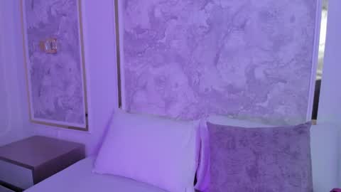 elara_bloom_ online show from May 20, 2:19 am