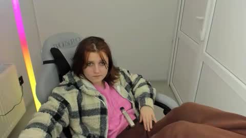 Evie online show from May 15, 10:40 am
