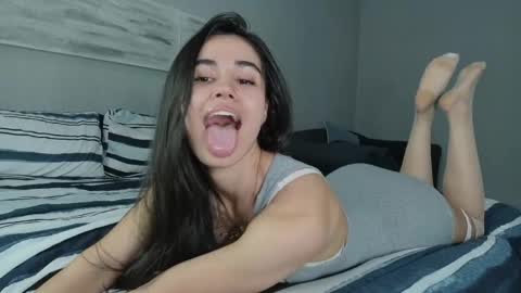 Elara Hayes online show from May 29, 4:38 pm