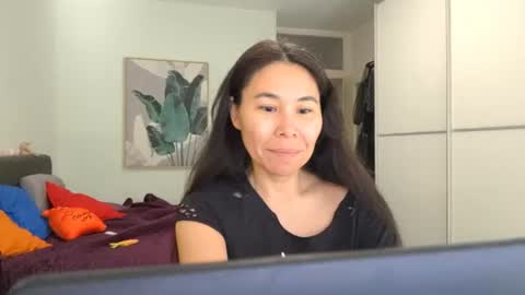 elaramuse_ online show from July 30, 6:58 am