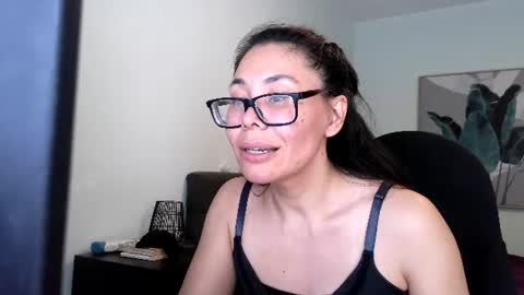 elaramuse_ online show from July 26, 10:23 am