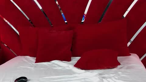 Ella online show from March 29, 6:07 pm